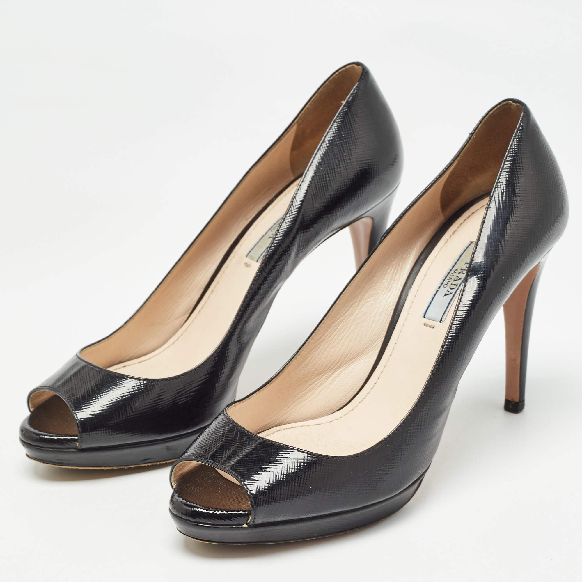 Make a chic style statement with these designer pumps. They showcase sturdy heels and durable soles perfect for your fashionable outings
