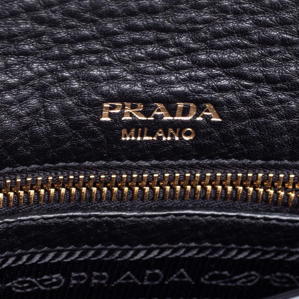 Prada Black Vitello Daino Leather Flap Crossbody Bag In Good Condition In Dubai, Al Qouz 2