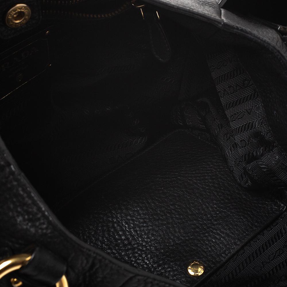 Prada Black Vitello Daino Leather Front Zip Hobo In Good Condition In Dubai, Al Qouz 2
