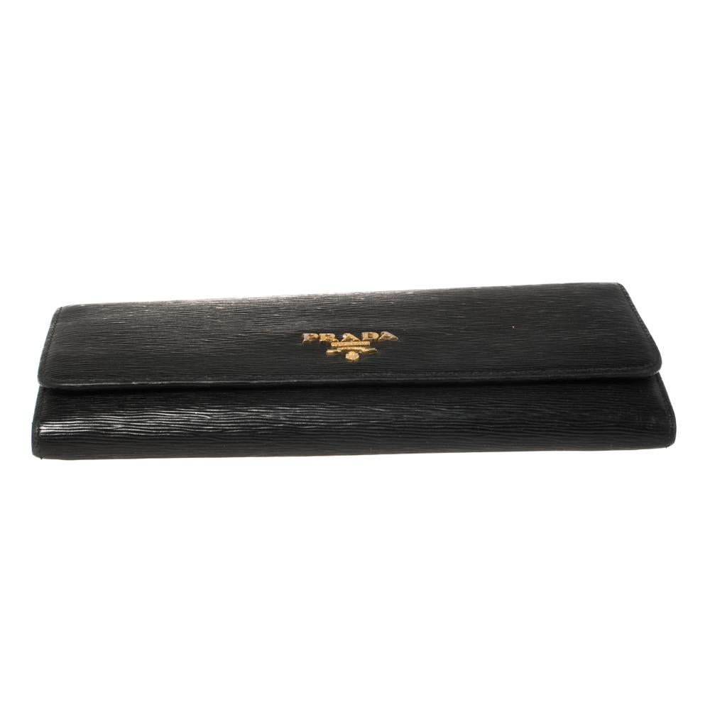 Prada Black Vitello Move Leather Continental Wallet In Good Condition In Dubai, Al Qouz 2