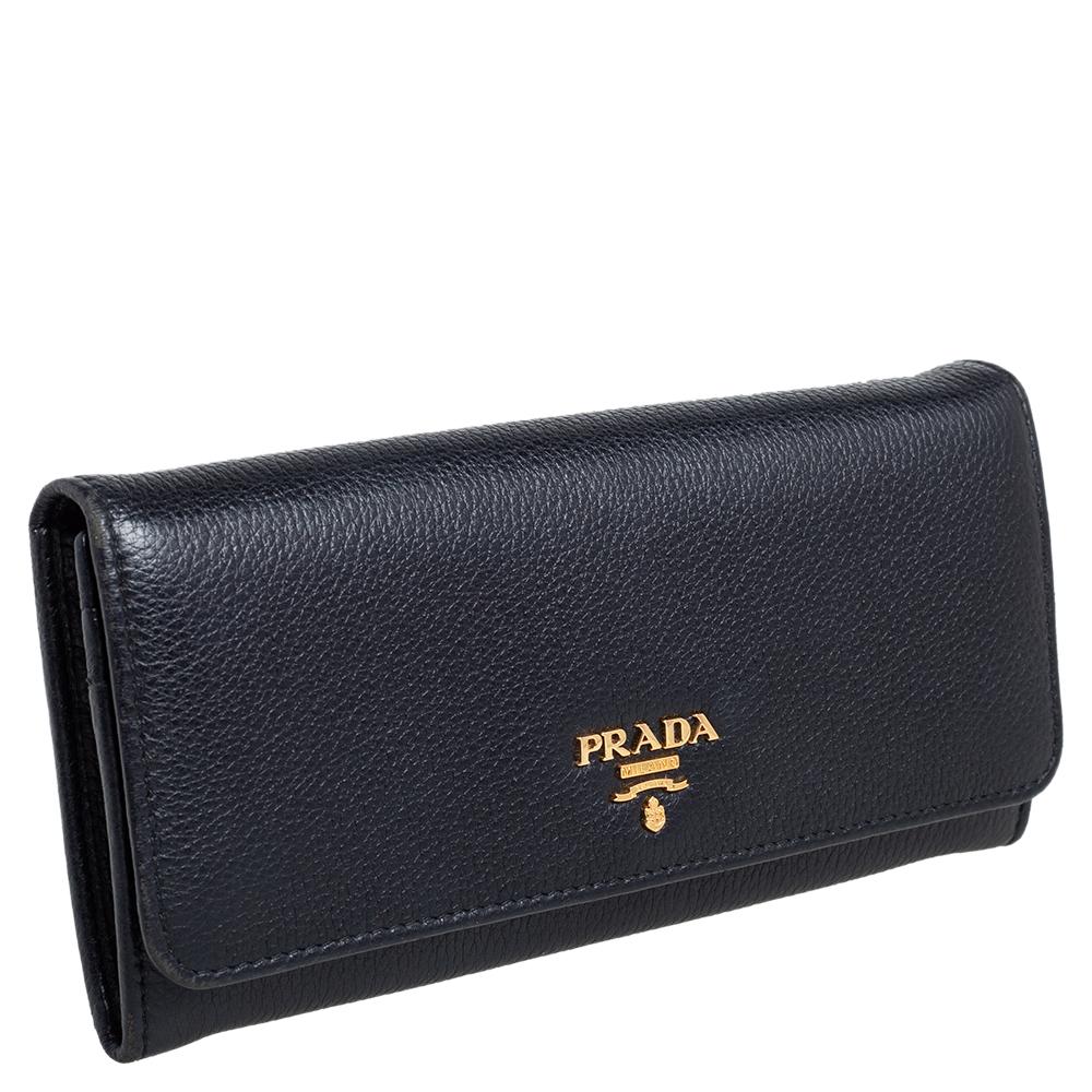 Prada Black Vitello Phenix Leather Flap Continental Wallet In Good Condition In Dubai, Al Qouz 2