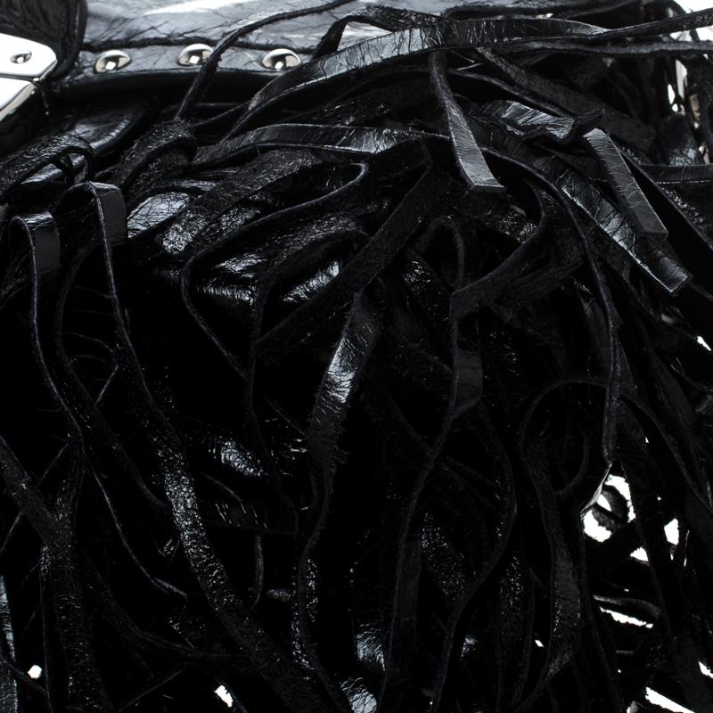 Prada Black Vitello Shine Leather Fringe Shoulder Bag im Zustand „Hervorragend“ in Dubai, Al Qouz 2