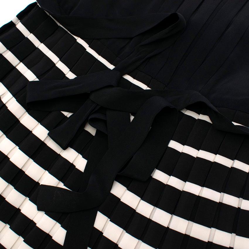 Women's Prada black & white a-line silk pleated dress - Size US 6