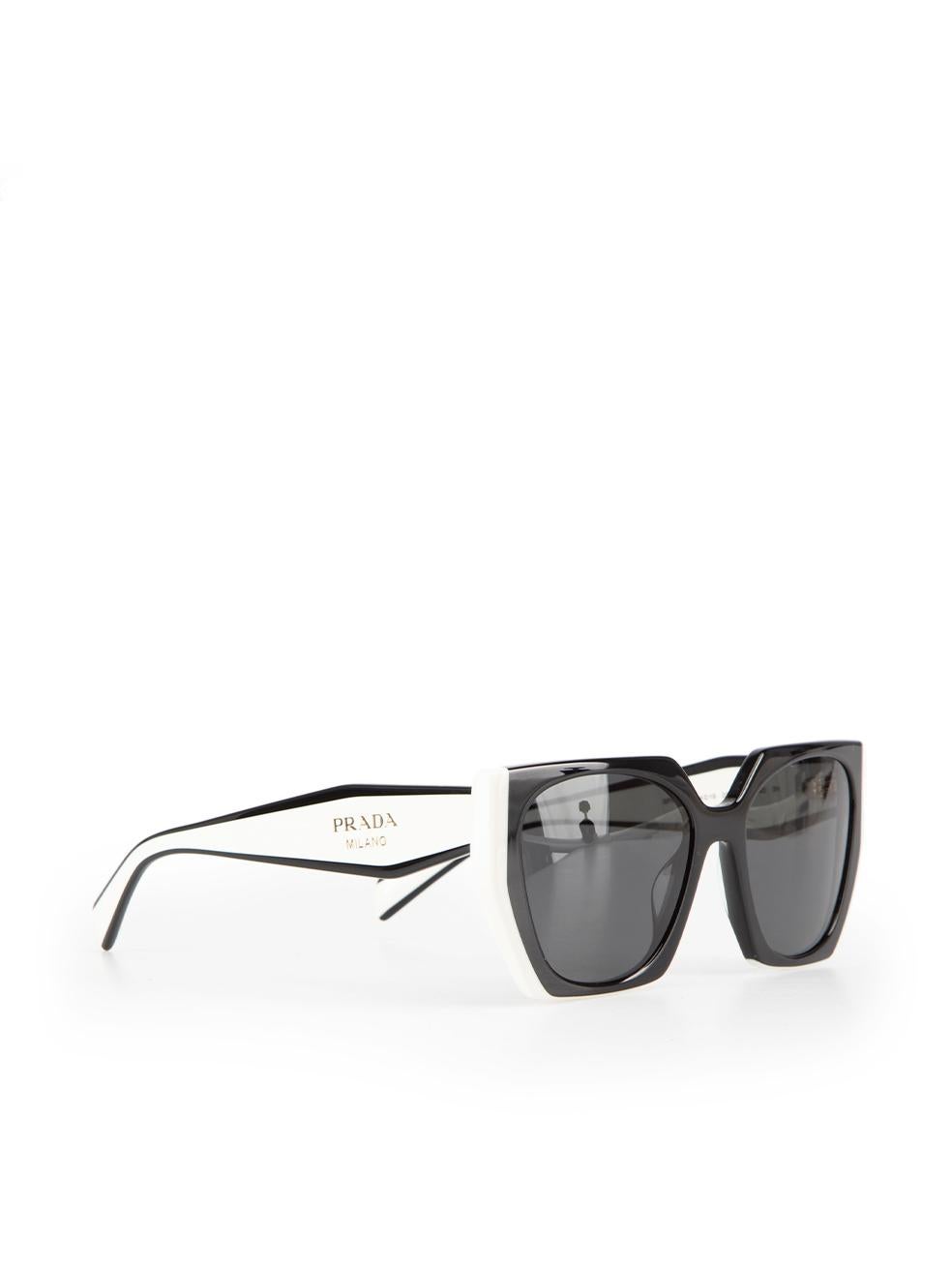 Prada Black & White Monochrome Rectangular Sunglasses In New Condition In London, GB