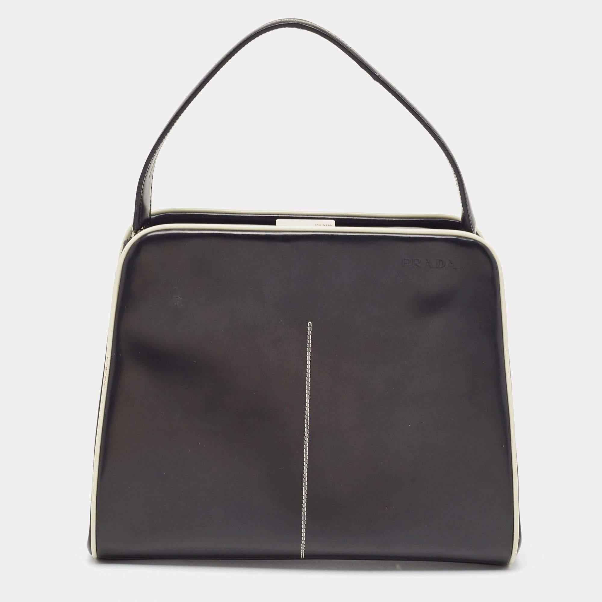 Prada Black/White Patent Leather Frame Top Handle Bag In Good Condition In Dubai, Al Qouz 2