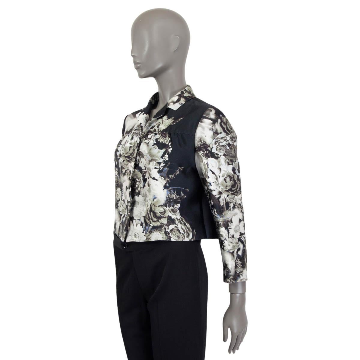 PRADA black & white silk FLORAL CROPPED Jacket 44 L In Good Condition For Sale In Zürich, CH
