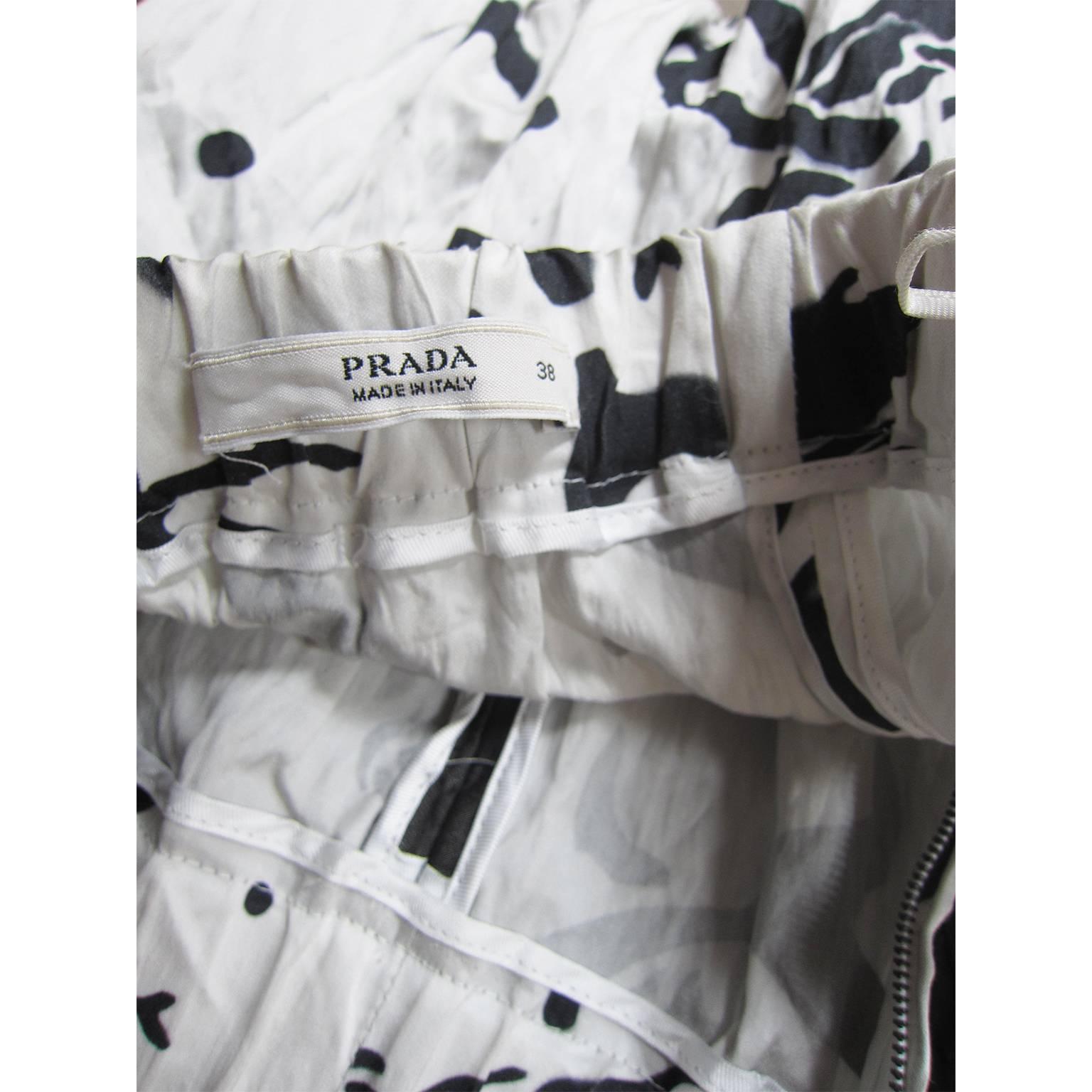 Prada Black White Wrinkled Mermaid Skirt S/S 2009 In New Condition In Berlin, DE