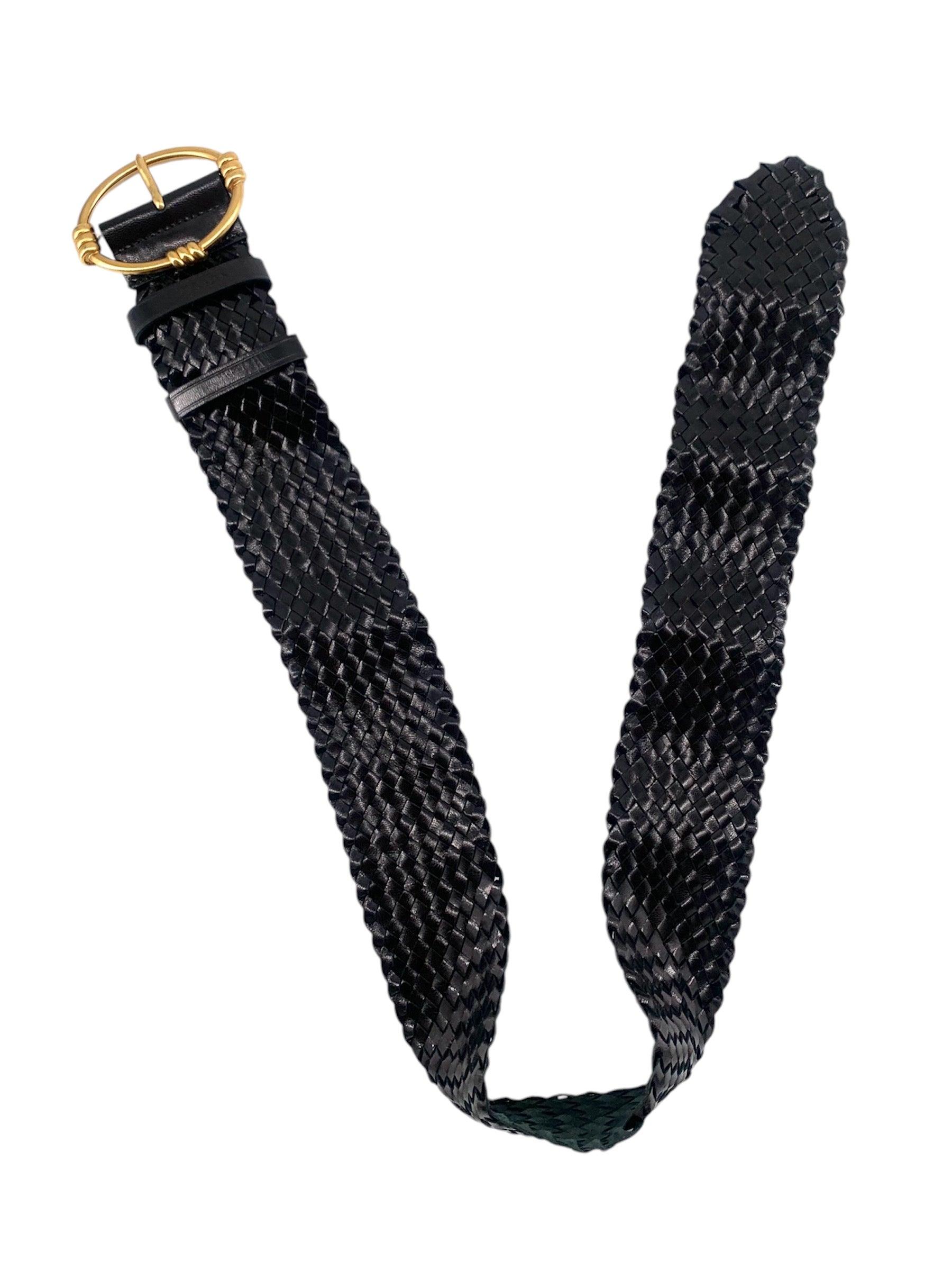 Nero PRADA Cintura nera larga in pelle intrecciata con fibbia dorata, anni 2000 in vendita
