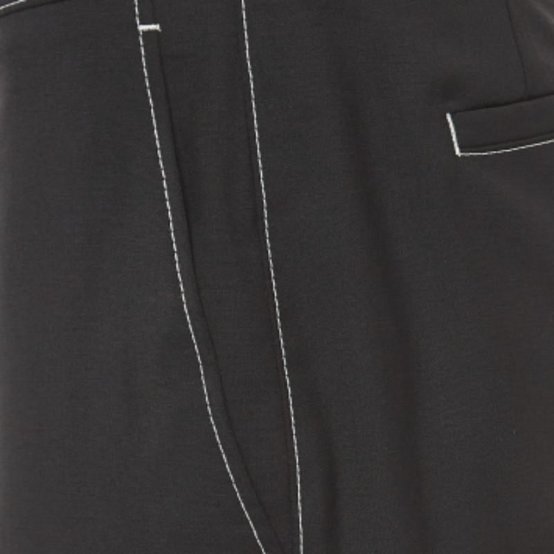 Prada Pantaloni formali slim fit in lana nera S In condizioni ottime in vendita a Dubai, Al Qouz 2