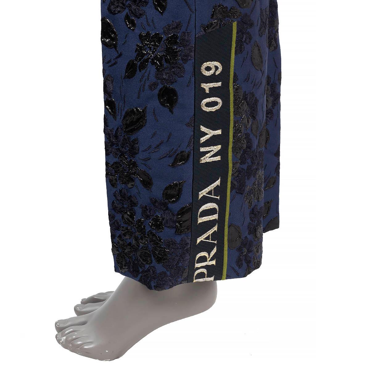 PRADA blue & black 2019 FLORAL CLOQUE WIDE LEG Pants 40 S In Excellent Condition For Sale In Zürich, CH
