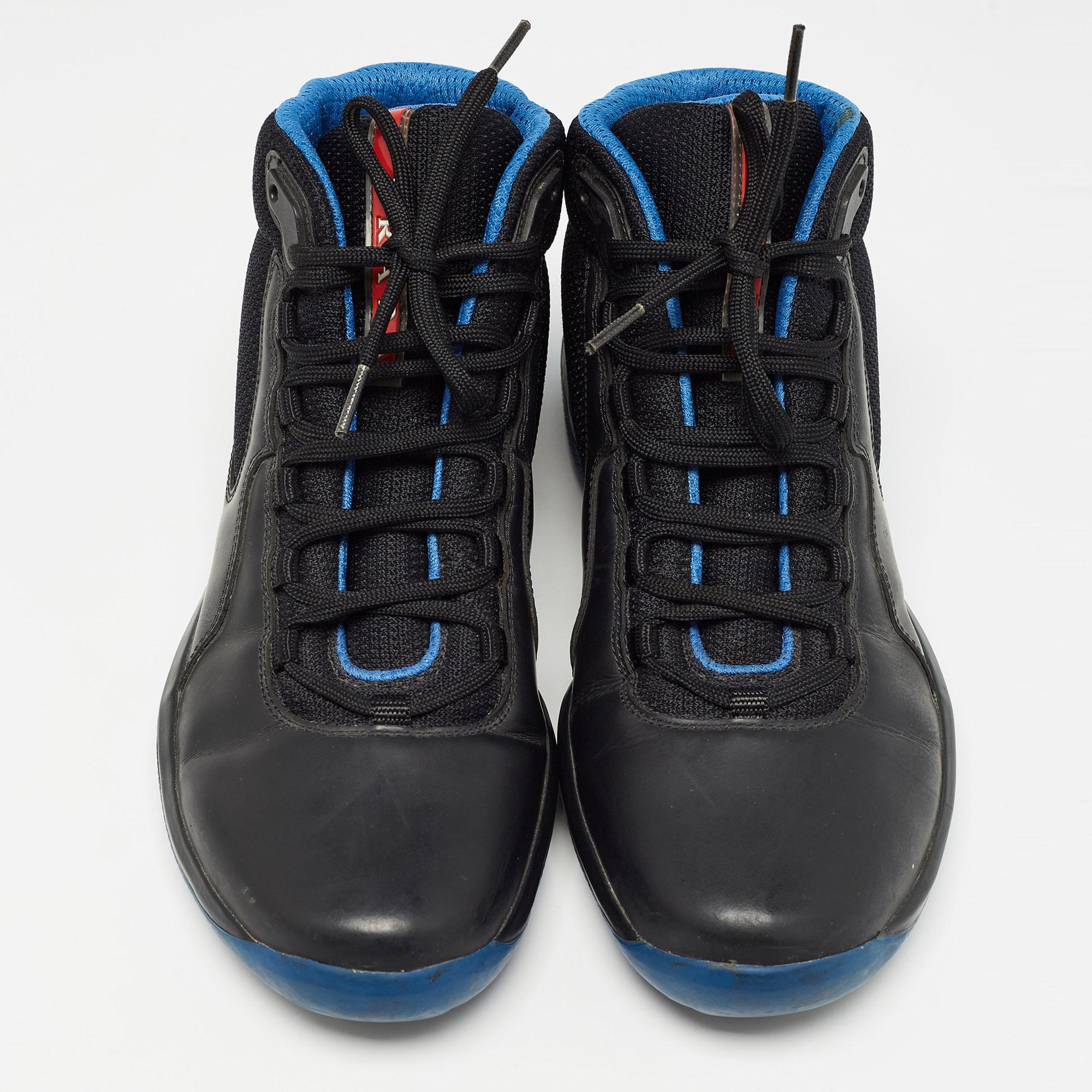 Prada Blue/Black Leather and Mesh Punta Ala Sneakers Size 41 In Excellent Condition In Dubai, Al Qouz 2