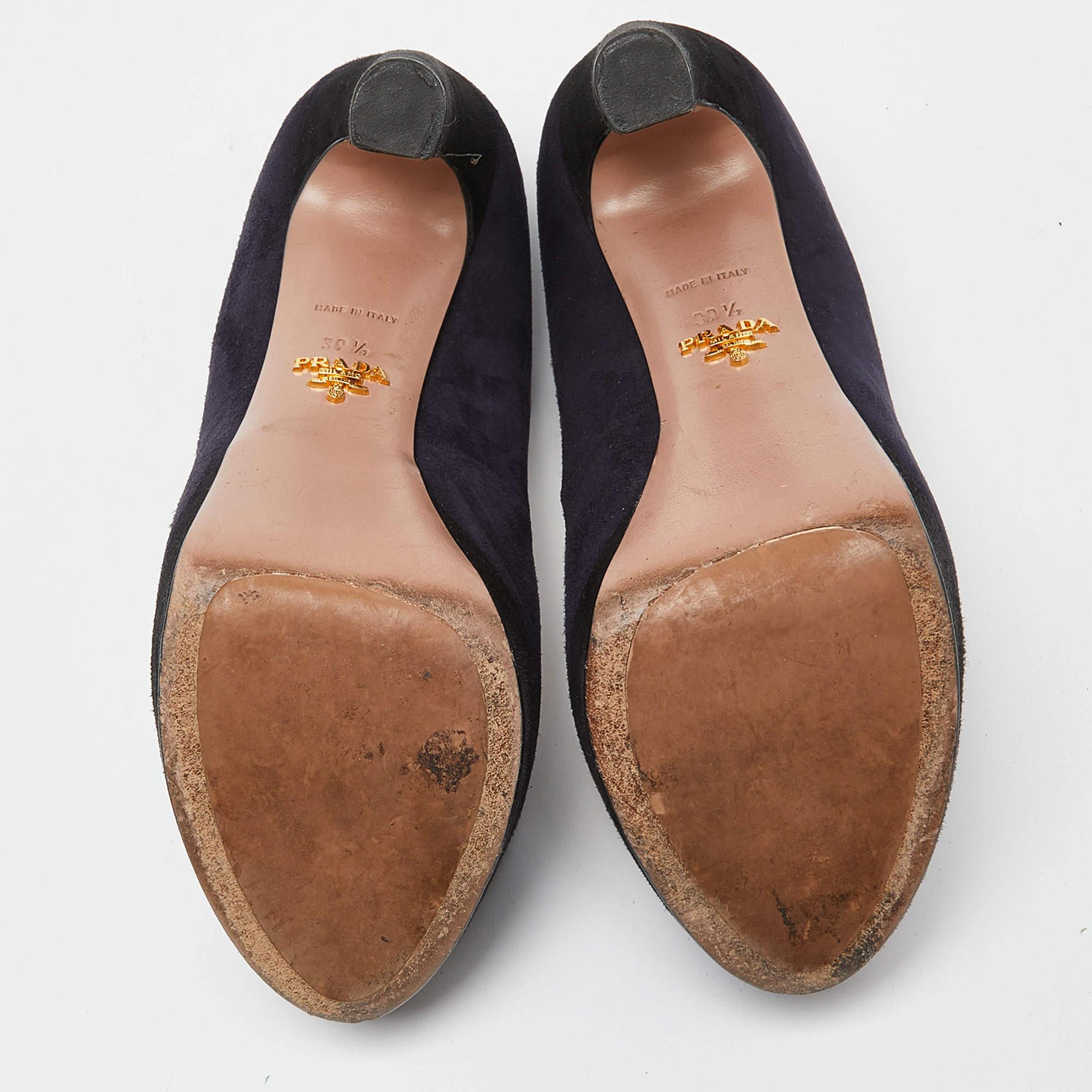 Prada - Sandales à plateforme en daim bleu/noir - Taille 39,5 en vente 1