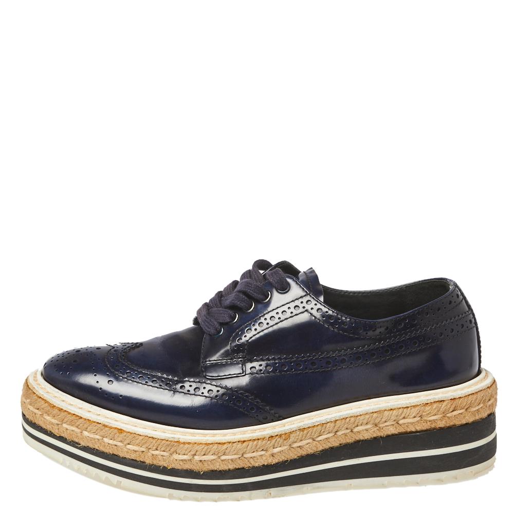 Prada Blue Brogue Leather Derby Lace Up Espadrille Sneakers Size 35.5 In Good Condition For Sale In Dubai, Al Qouz 2