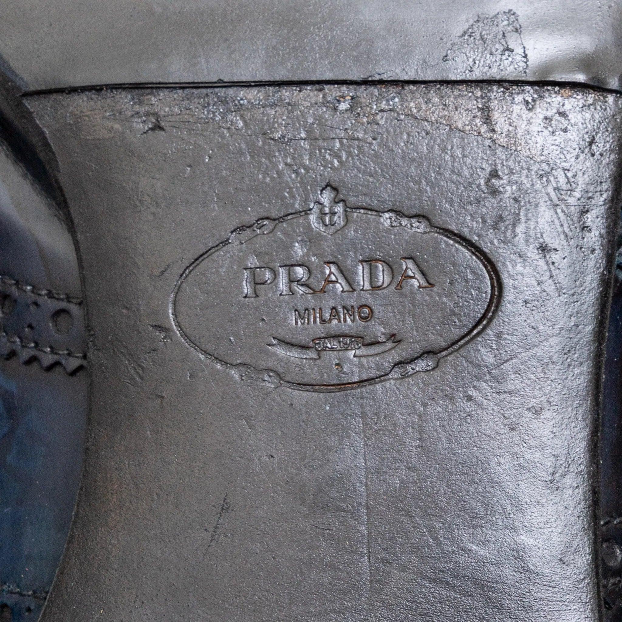 Prada Blaue Brogue-Lederschuhe - '00s im Angebot 5