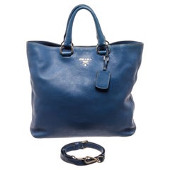 Prada Vitello Daino Leder-Tragetasche aus blauem Kalbsleder