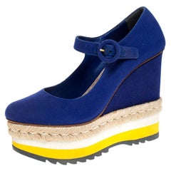 Prada Chaussures à semelle compensée en toile bleue Taille 36