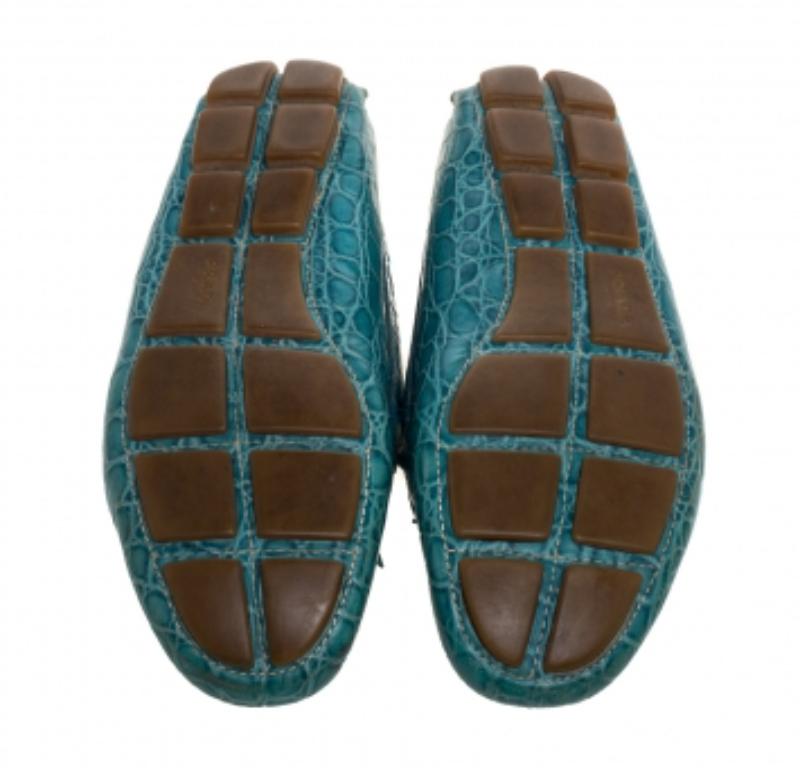 Prada Blue Crocodile Leather Bow Slip On Loafers 39 In Fair Condition For Sale In Dubai, Al Qouz 2