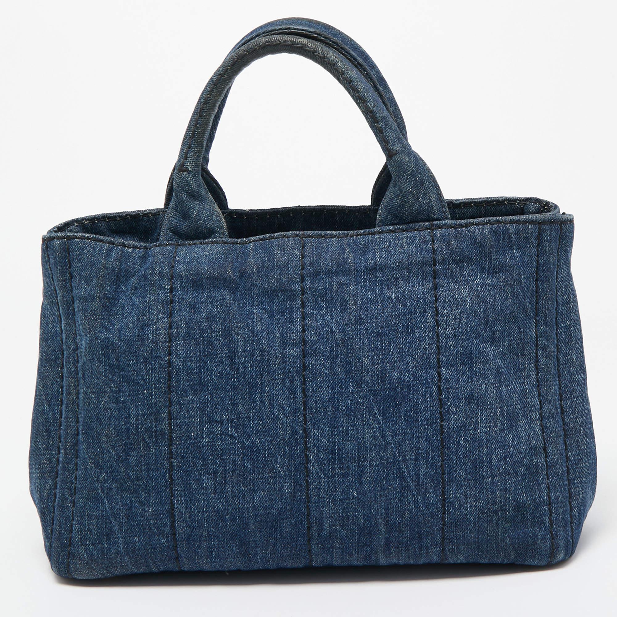This alluring tote bag for women has been designed to assist you on any day. Convenient to carry and fashionably designed, the tote is cut with skill and sewn into a great shape. It is well-equipped to be a reliable accessory.

Includes:
