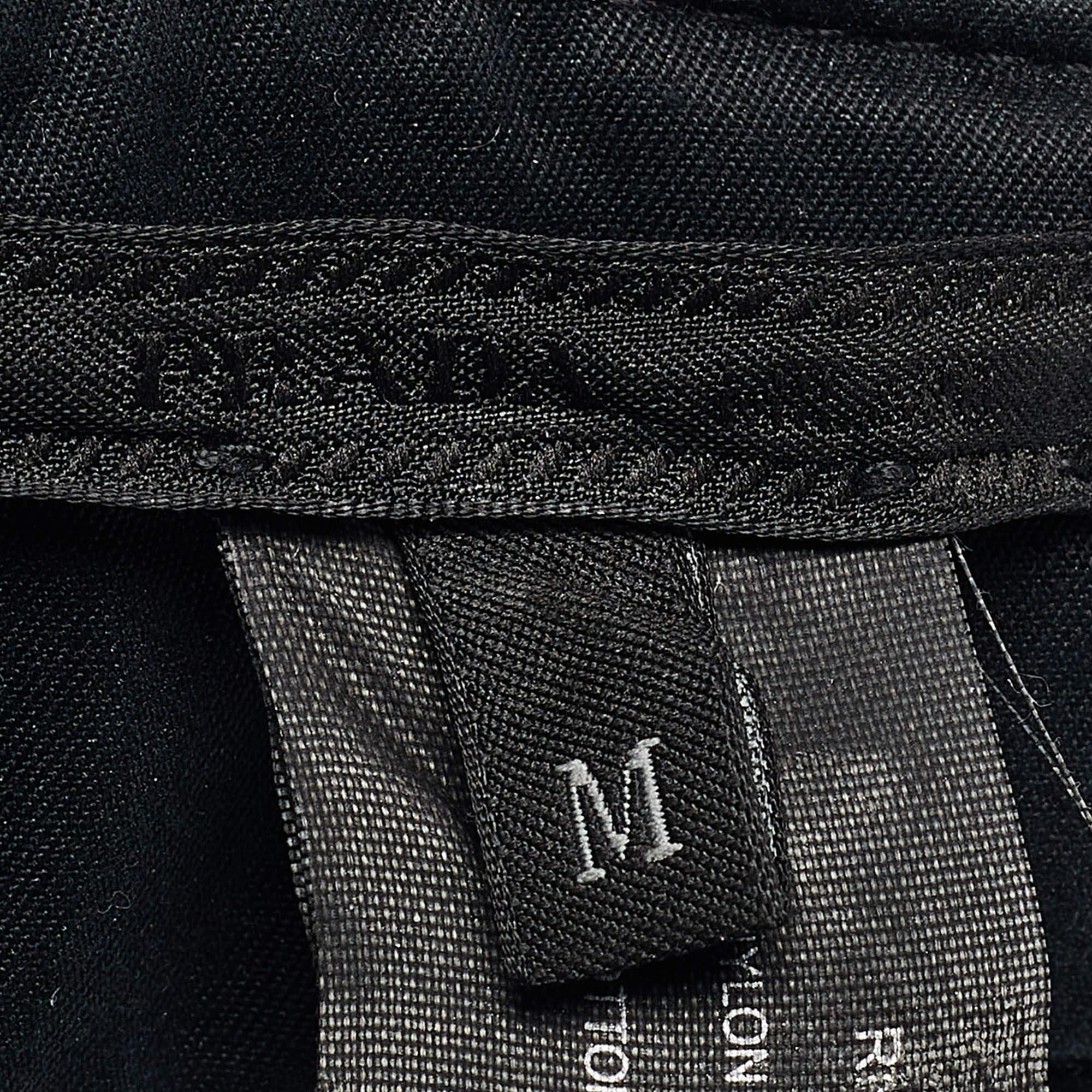 Donna Prada Visiera in nylon blu con logo a triangolo in metallo smaltato M. I. in vendita