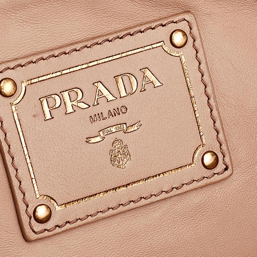 Prada Blue Leather Chain Shoulder Bag In Good Condition In Dubai, Al Qouz 2
