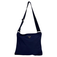 Prada Borsa a tracolla in nylon blu Tessuto Messenger Crossbody