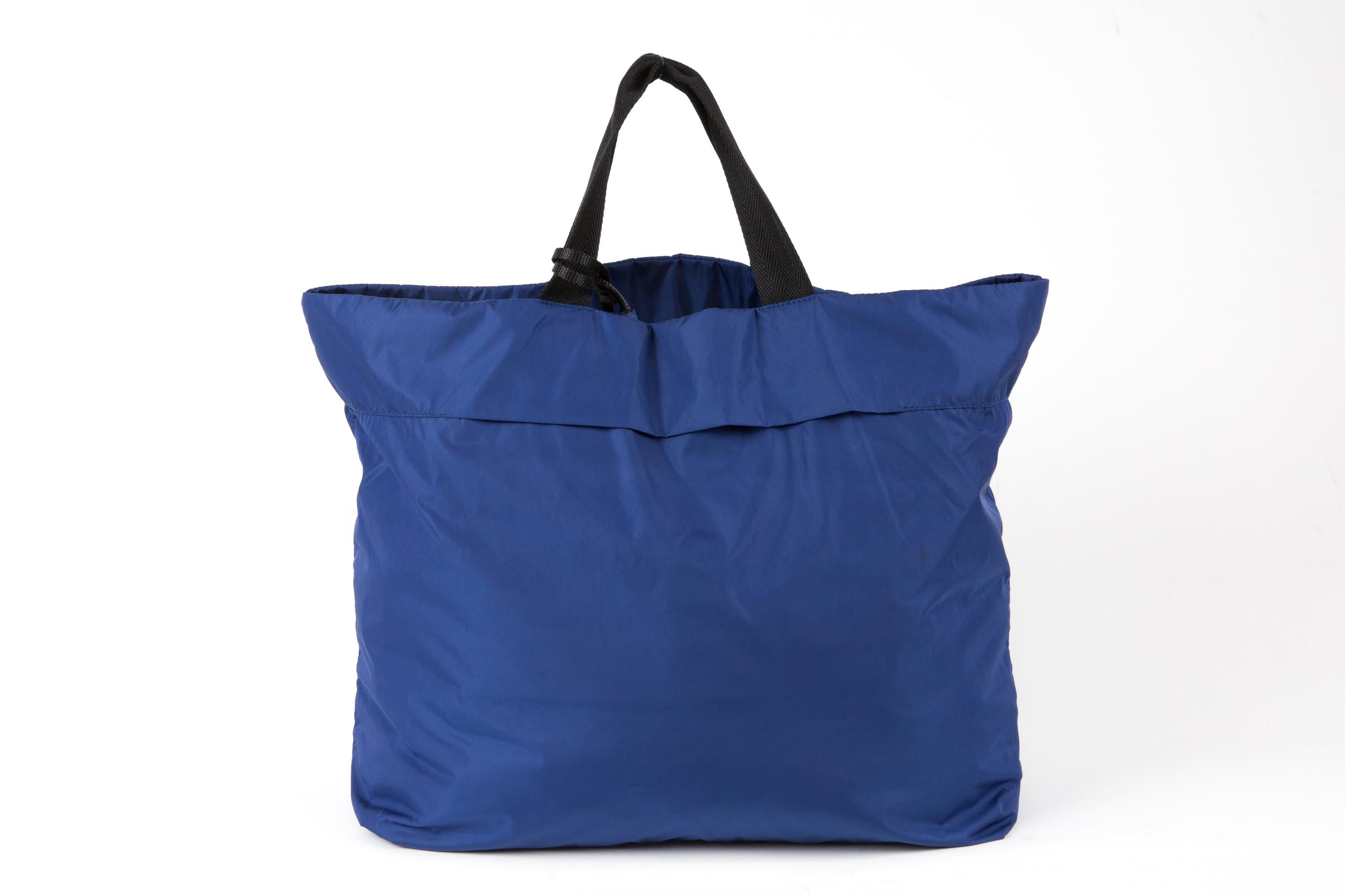 Prada Blue Nylon Tessuto Tote Bag In Good Condition For Sale In Paris, FR