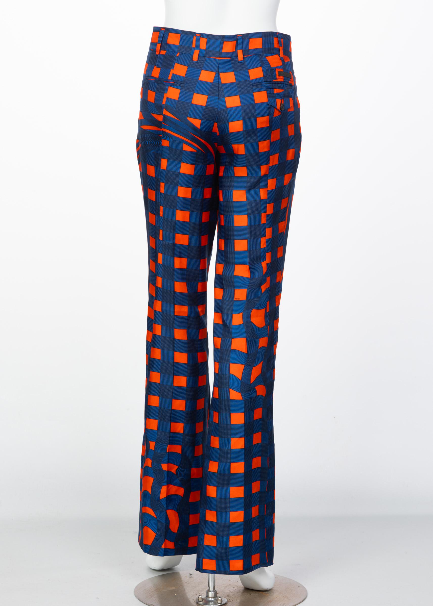Pantalon de soie à carreaux bleu orange rouge Prada Runway, Spring 2008 Unisexe en vente