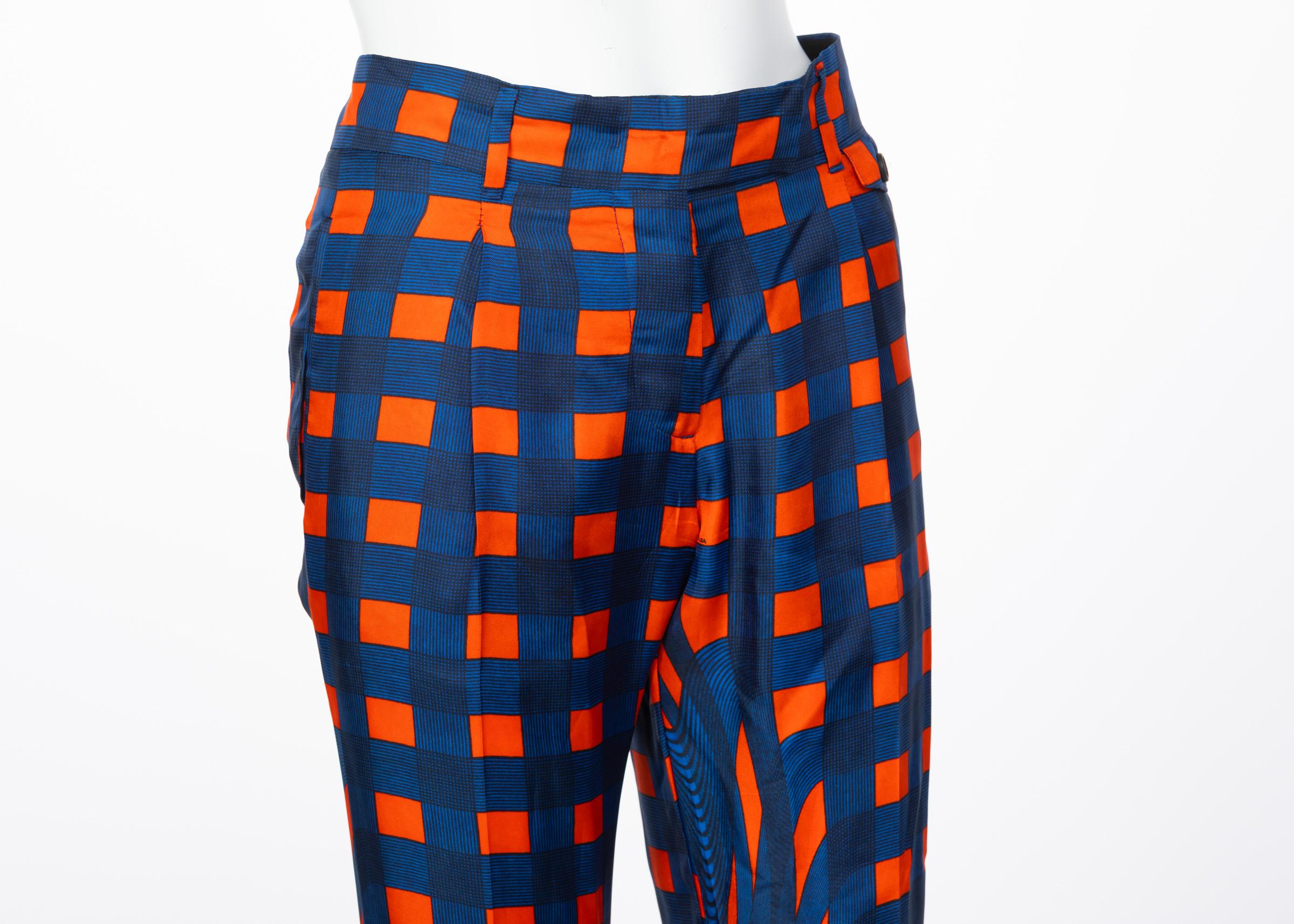 Pantalon de soie à carreaux bleu orange rouge Prada Runway, Spring 2008 en vente 1