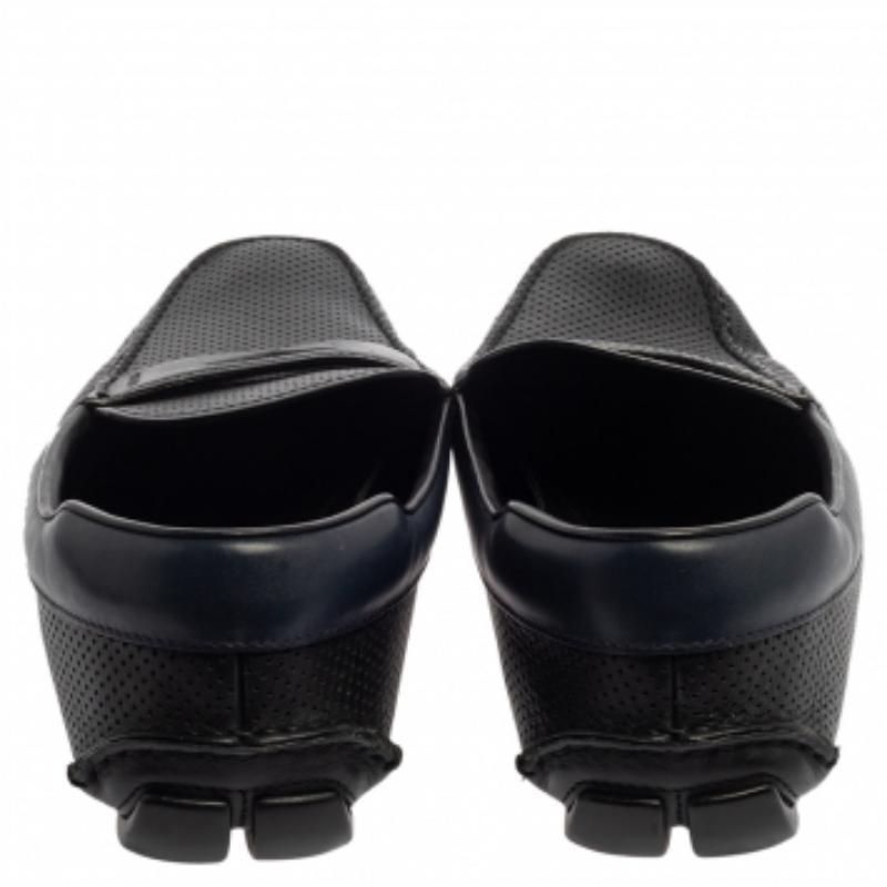 Prada Blau Perforiertes Leder Slip On Loafers Größe 45.5 Herren im Angebot