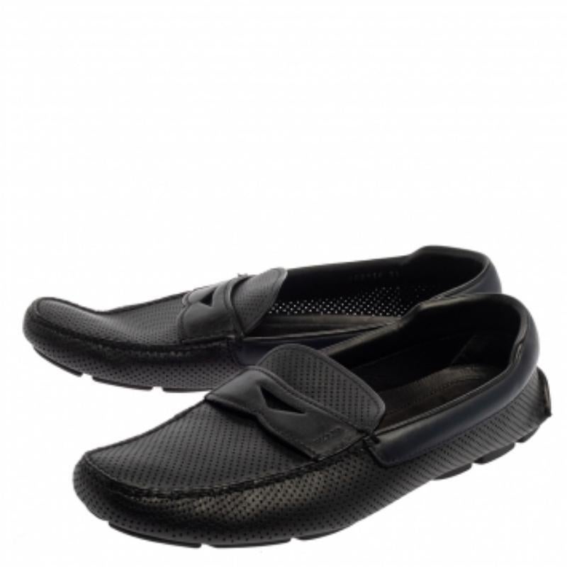 Prada Blau Perforiertes Leder Slip On Loafers Größe 45.5 im Angebot 2