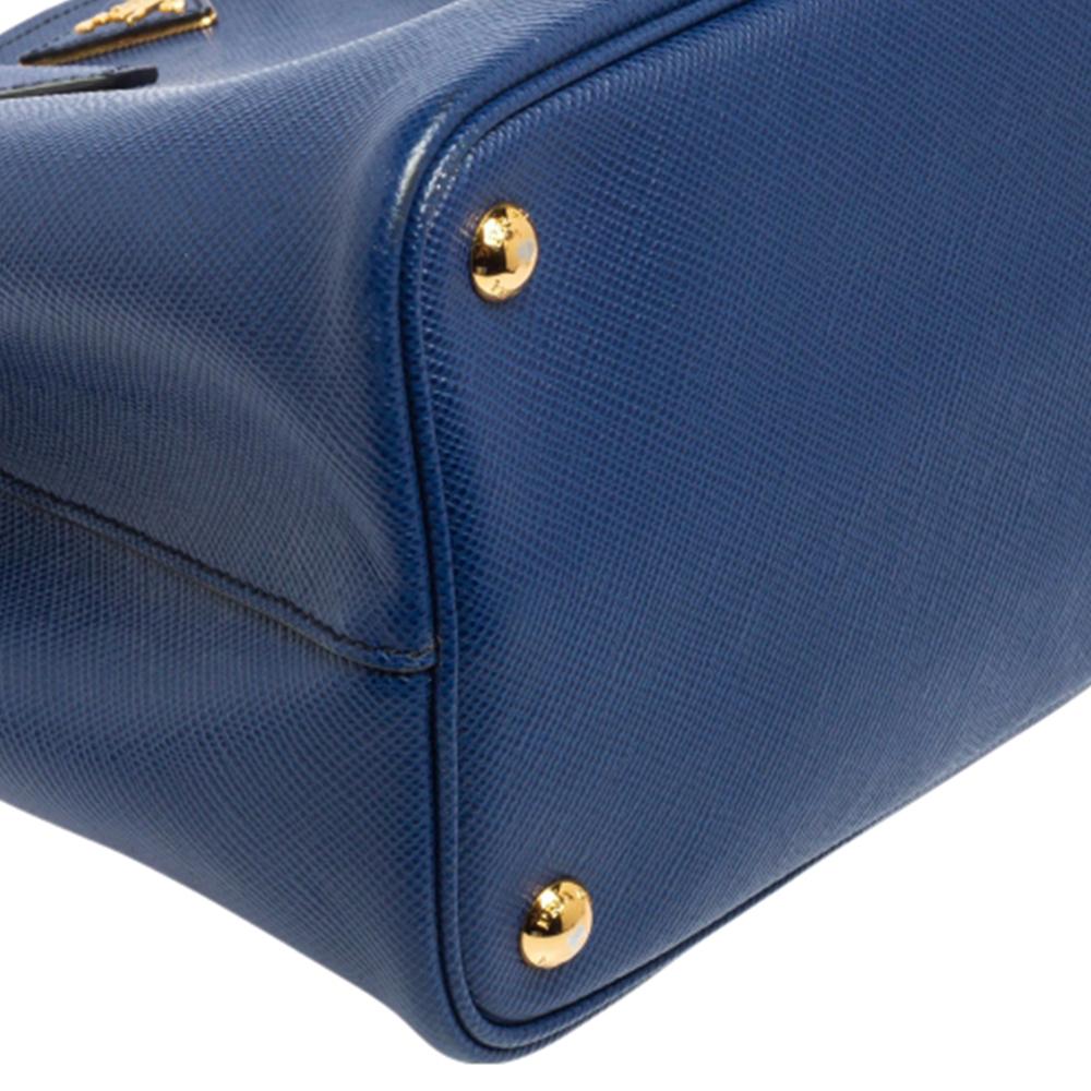 Prada Blue Saffiano Cuir Leather Medium Double Handle Tote In Good Condition In Dubai, Al Qouz 2
