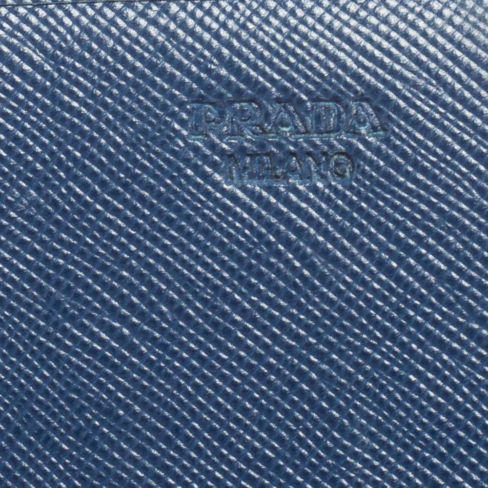 Portafoglio continentale con patta in pelle saffiano blu di Prada 5