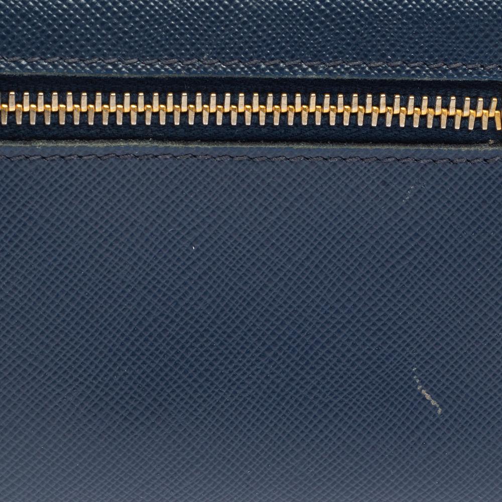 Portafoglio continentale con patta in pelle saffiano blu di Prada 1