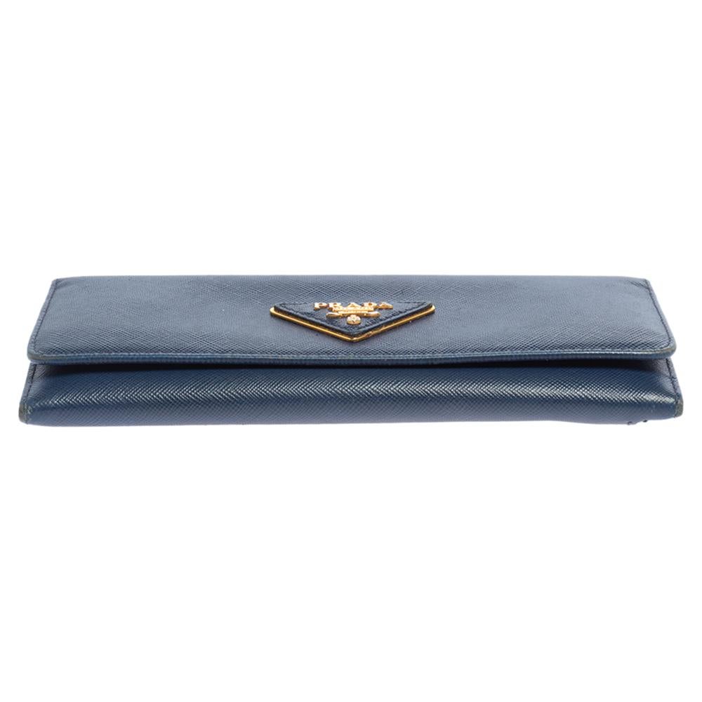 Portafoglio continentale con patta in pelle saffiano blu di Prada 2