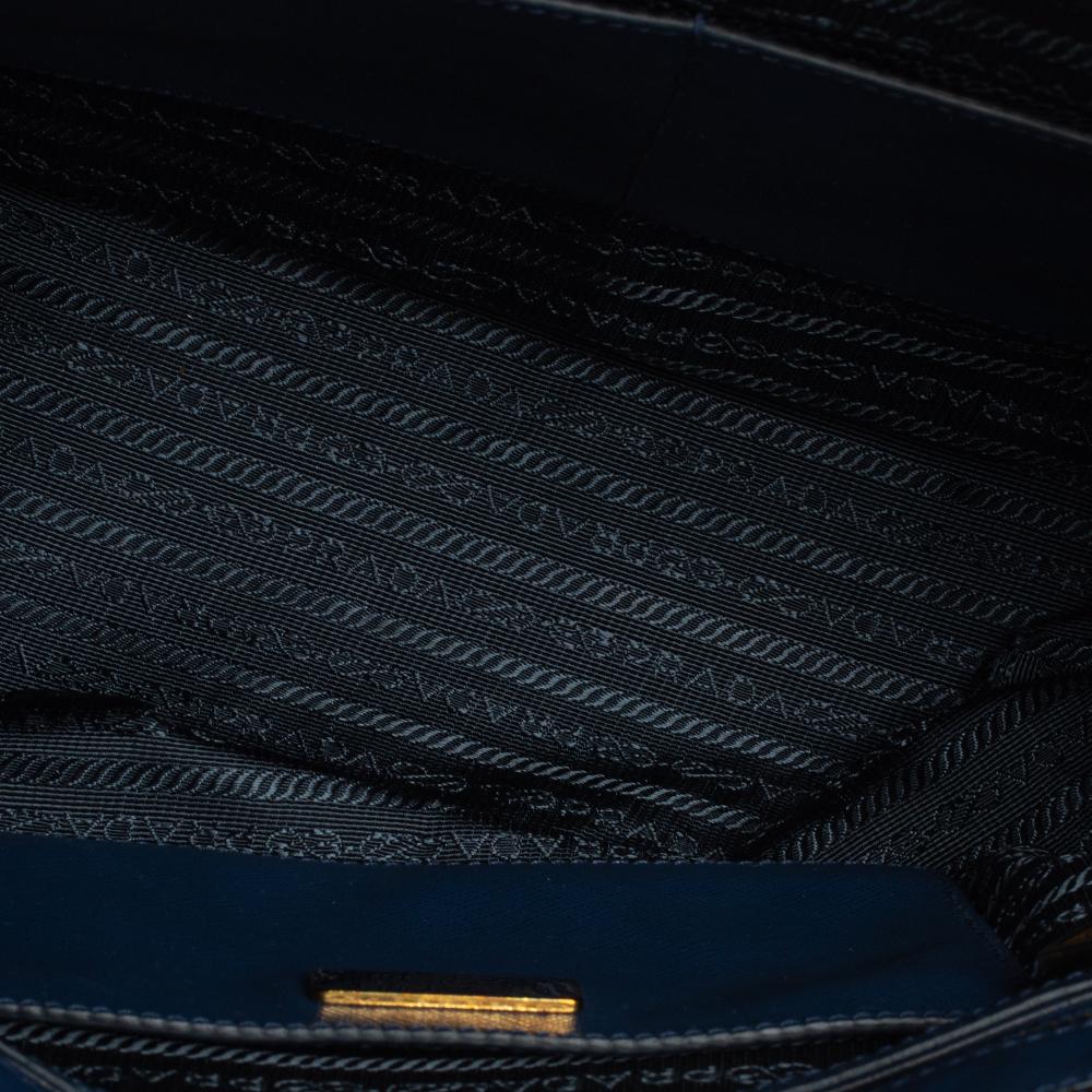 Prada Blue Saffiano Leather Front Pocket Double Zip Lux Tote In Good Condition In Dubai, Al Qouz 2