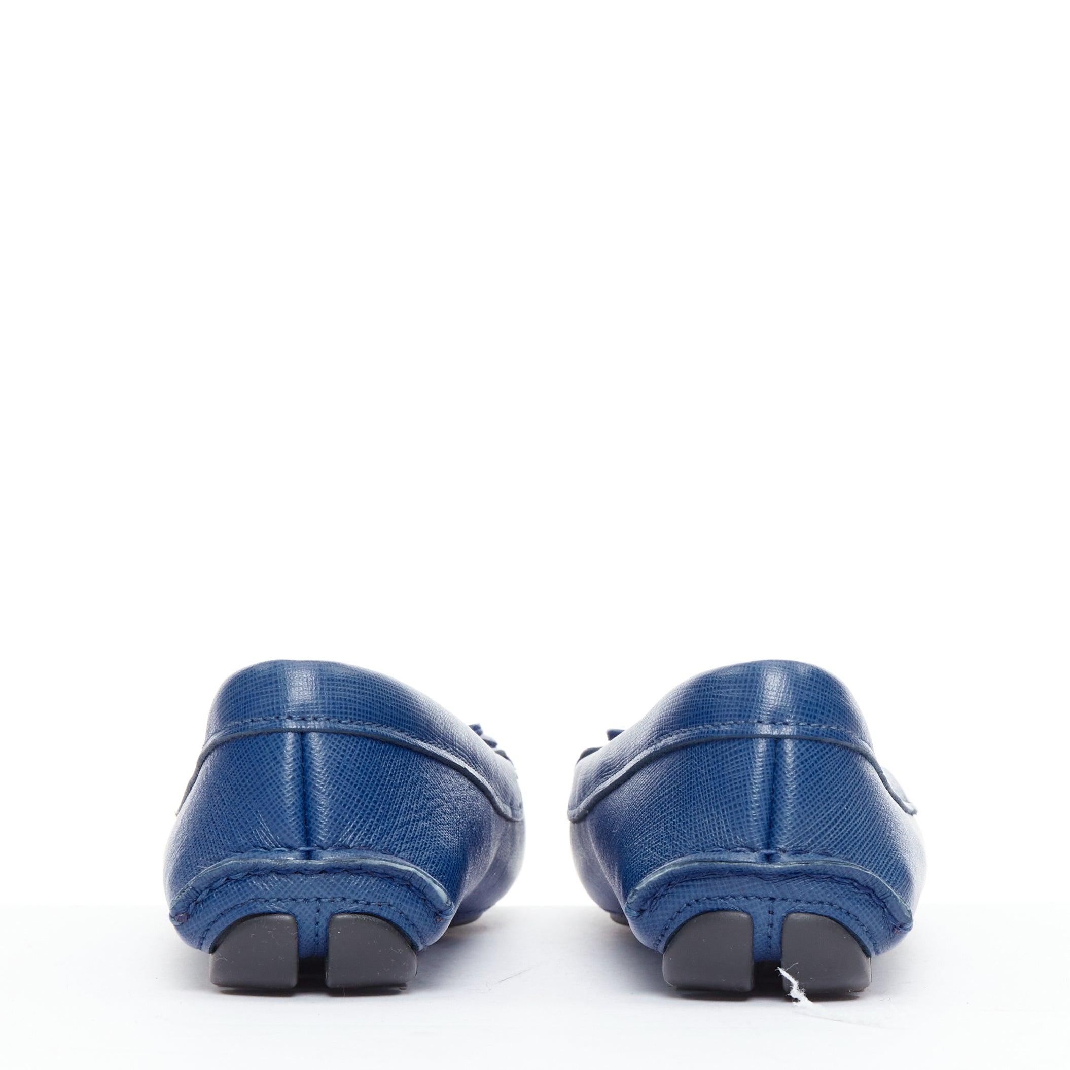 PRADA mocassins plats en cuir safrané bleu avec logo doré EU36 Pour femmes en vente