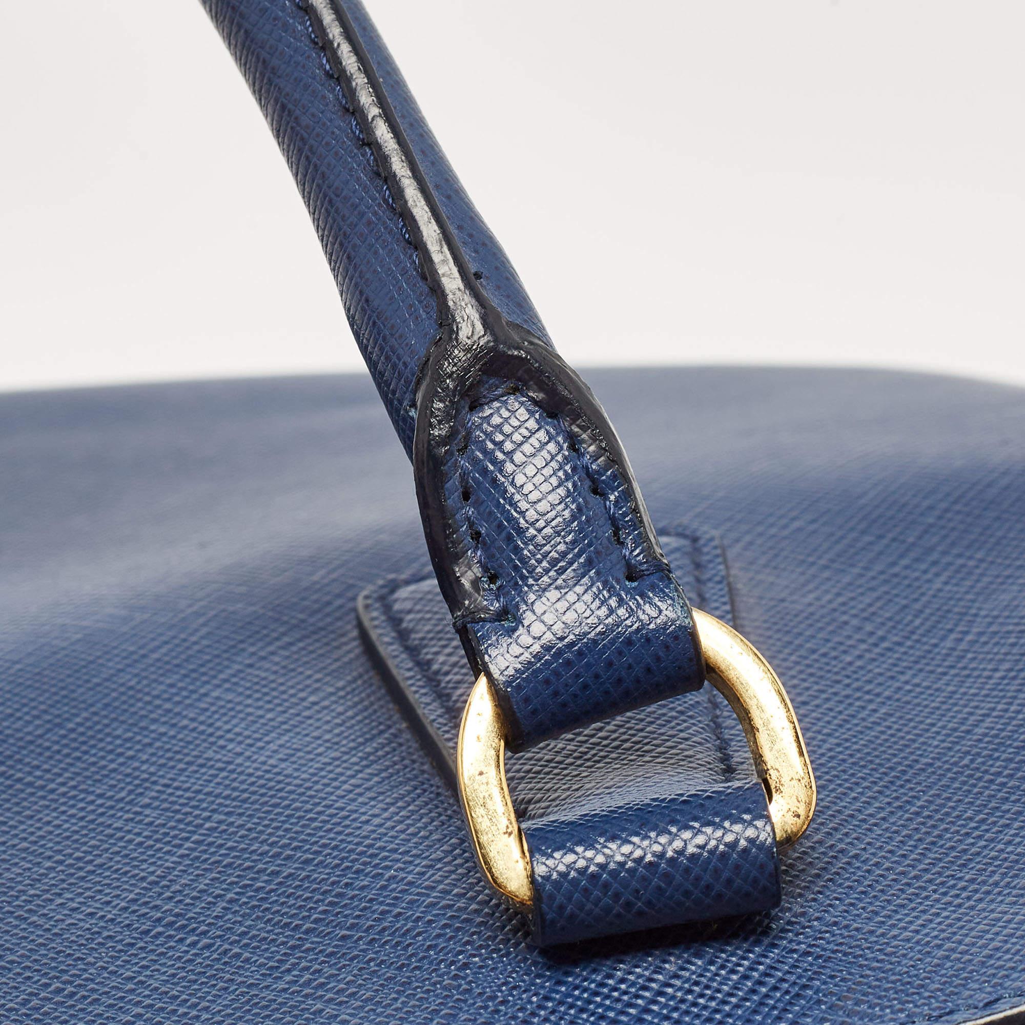 Prada - Grand sac à main en cuir Saffiano bleu pour jardiniers en vente 8