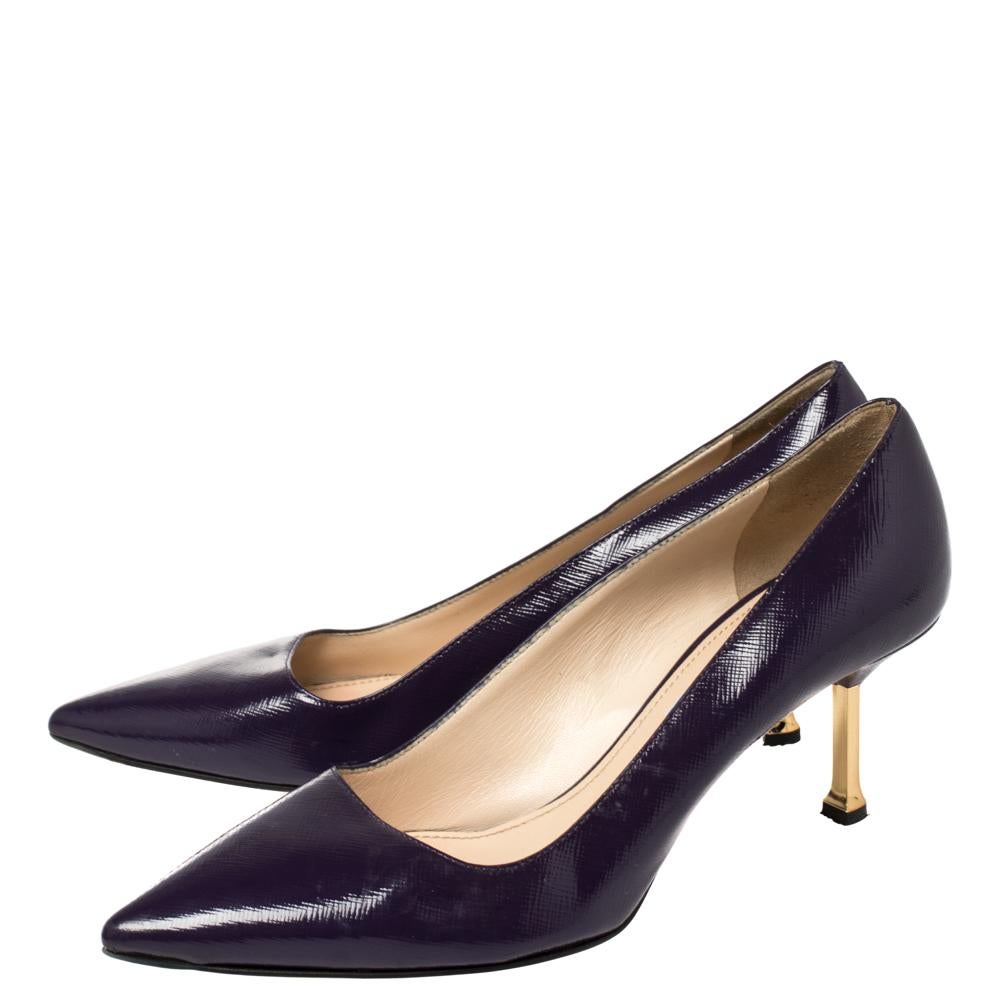 Prada saffiano cheap pumps