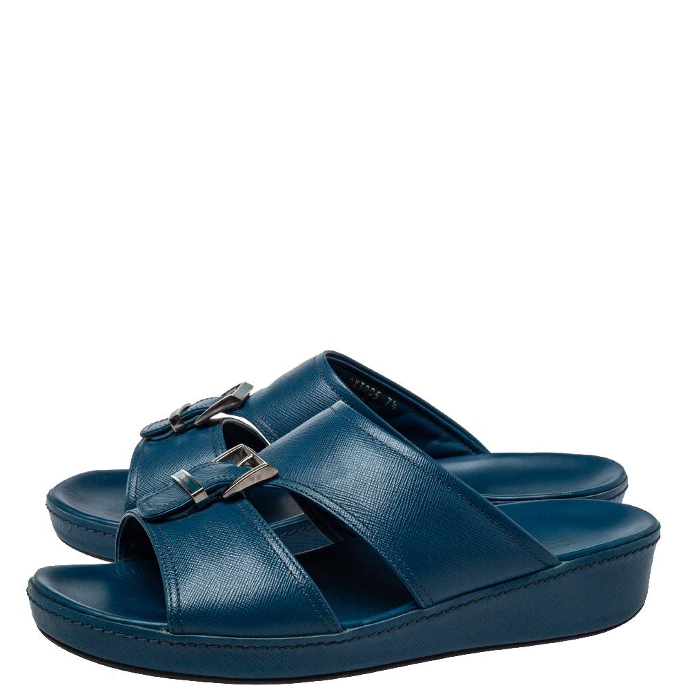Prada Blue Saffiano Leather Slide Sandals Size 41.5 In Good Condition In Dubai, Al Qouz 2