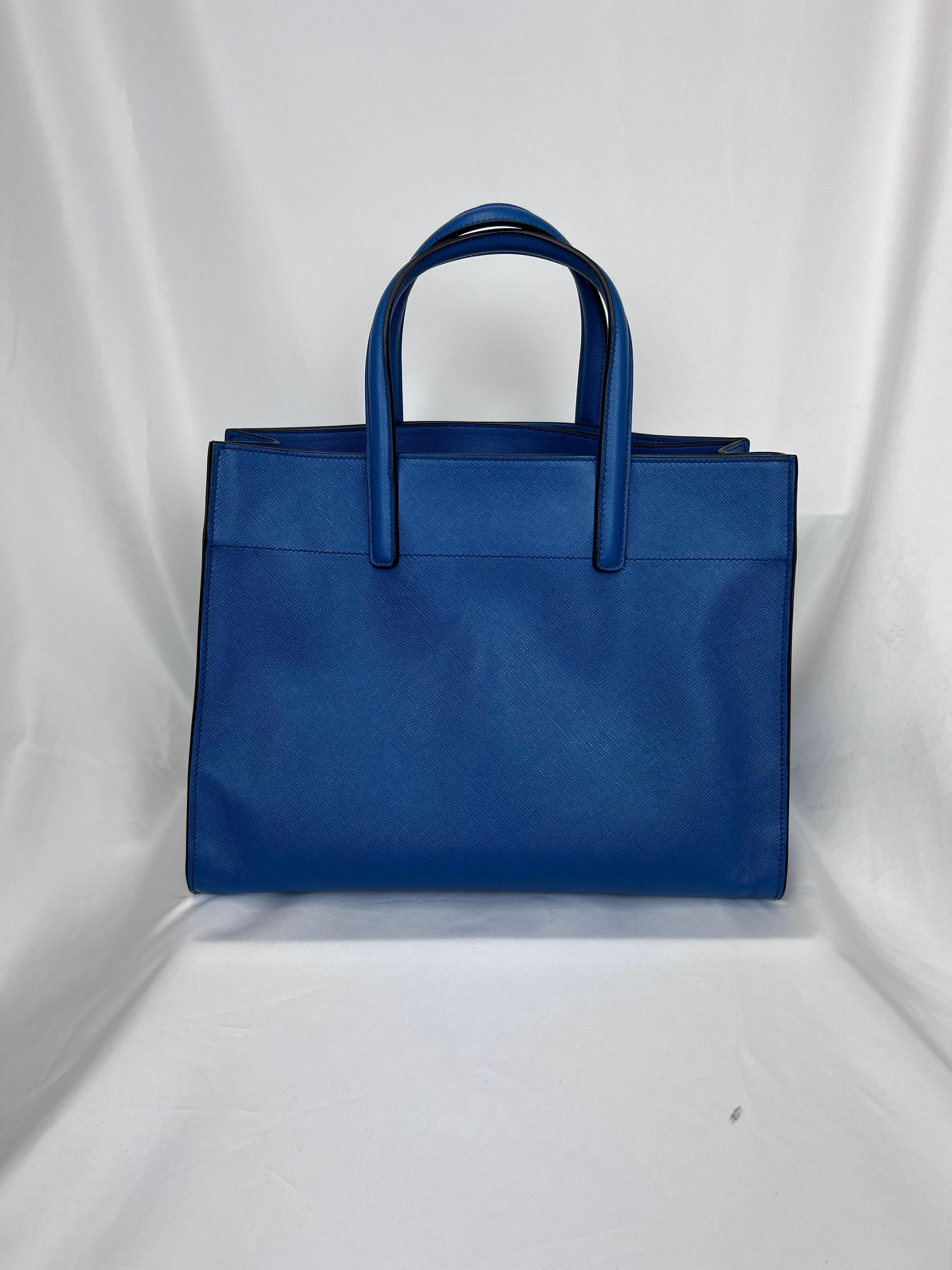 Prada Blue Saffiano Leather Triple Pocket Convertible Tote In Excellent Condition For Sale In West Hartford, CT