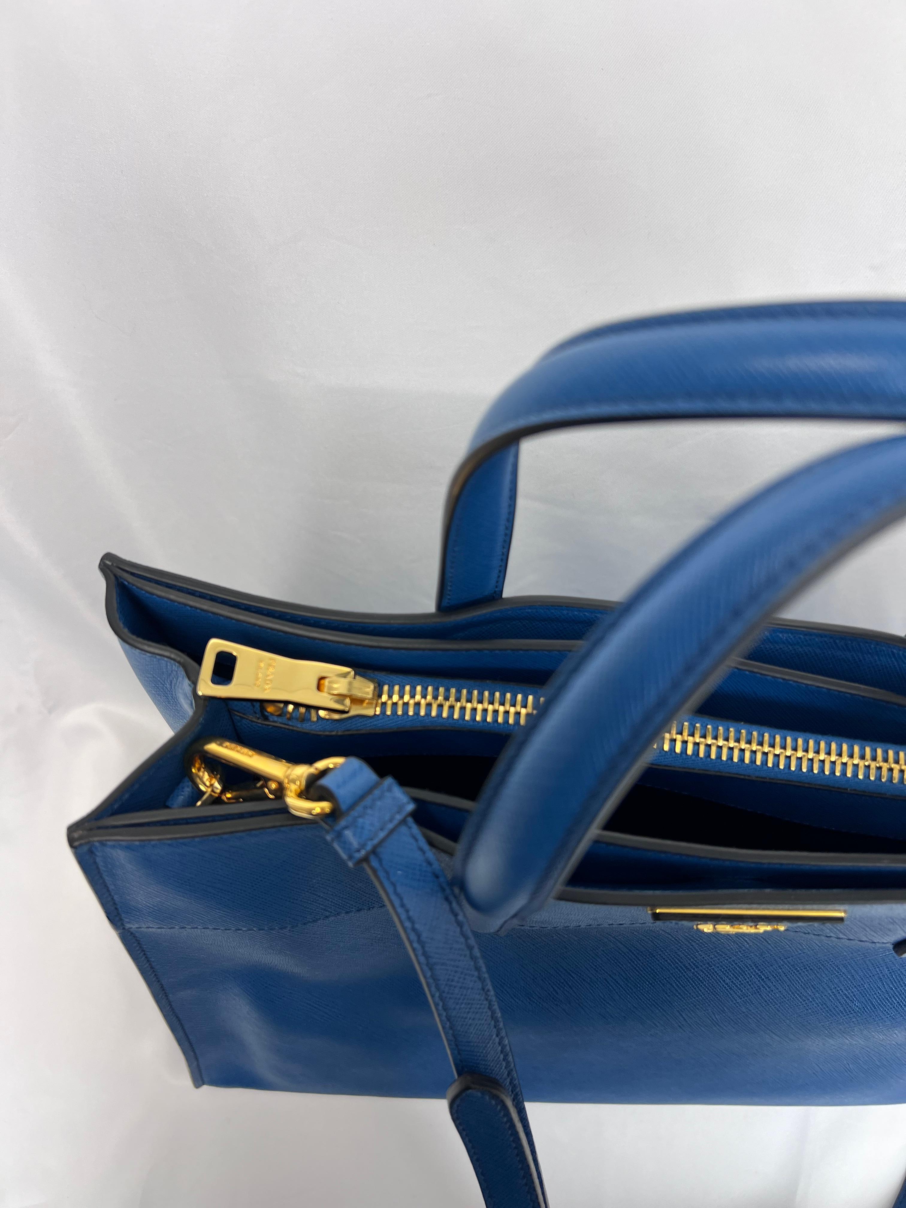 Prada Blue Saffiano Leather Triple Pocket Convertible Tote For Sale 3