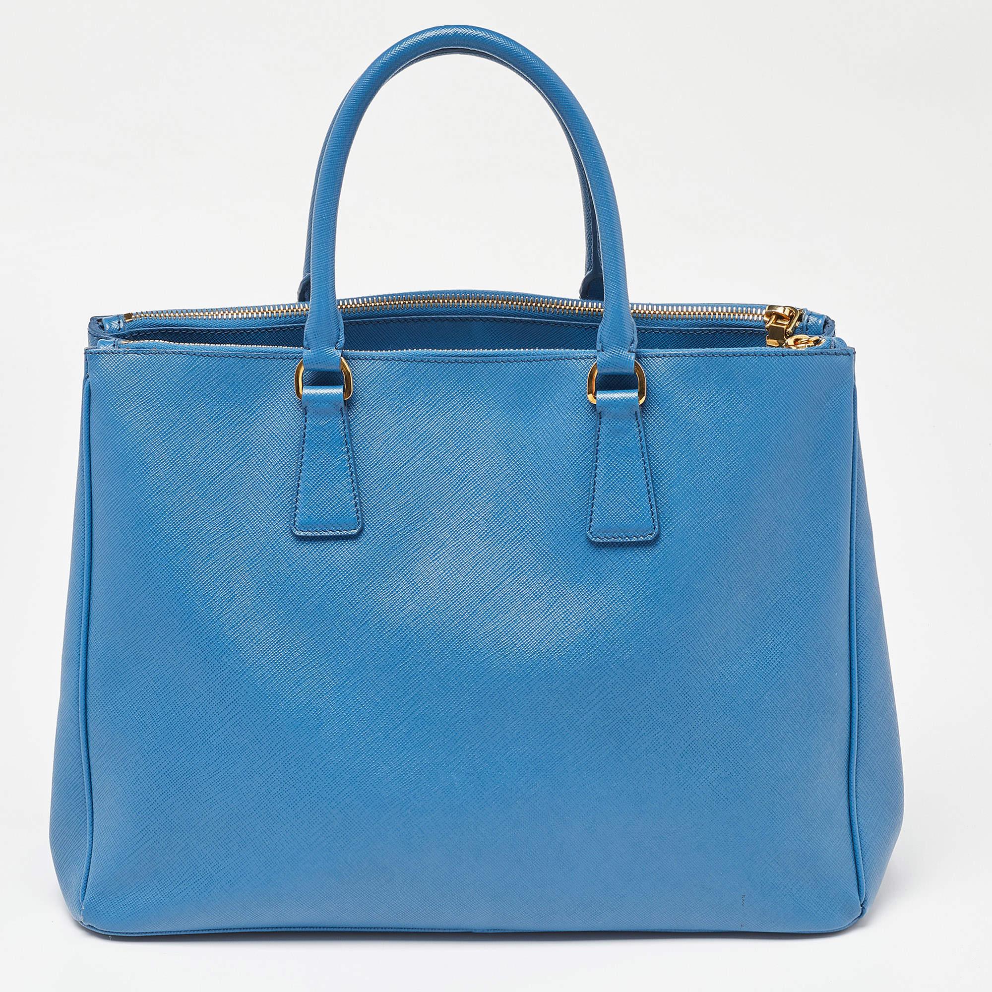Prada Blue Saffiano Lux Leather Large Galleria Double Zip Tote In Good Condition For Sale In Dubai, Al Qouz 2