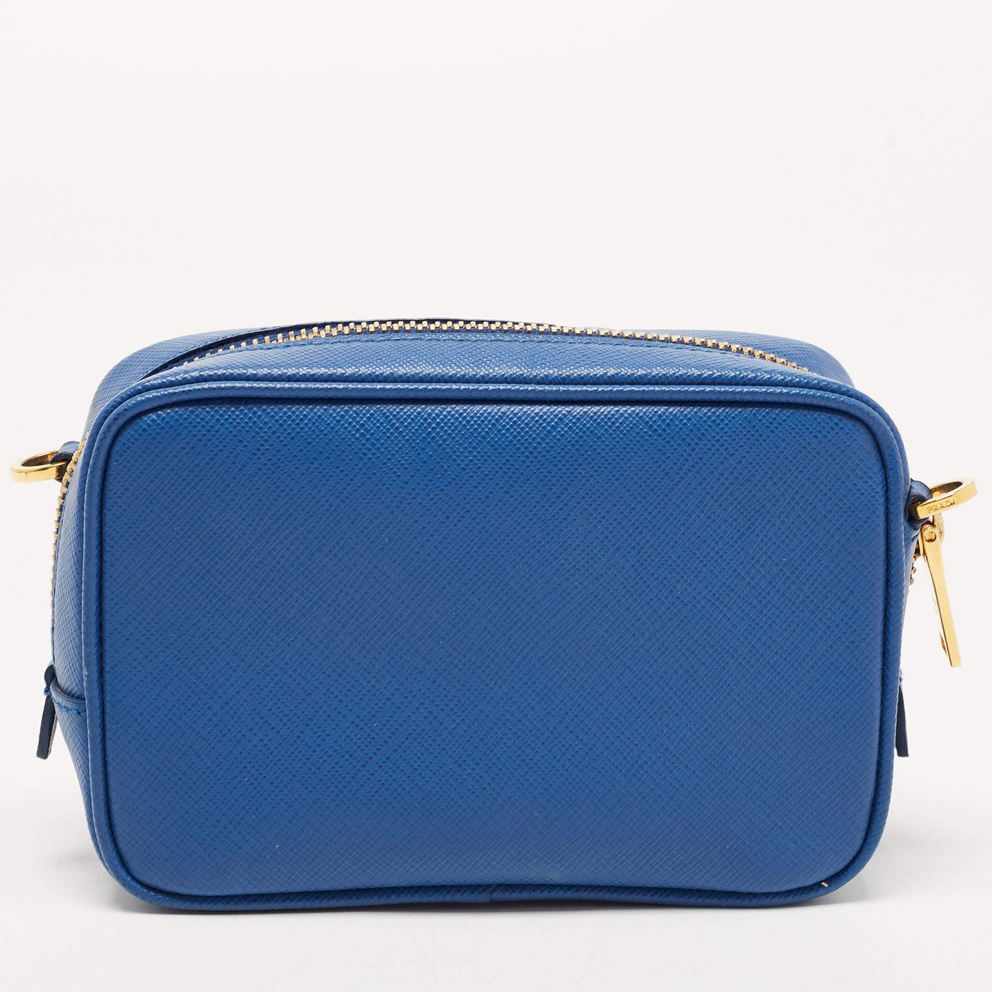 Designed to last, this beautiful crossbody bag is a smart buy. Comfortable and easy to carry, this handy creation comes with an interior lined to keep your essentials organized and safe.

