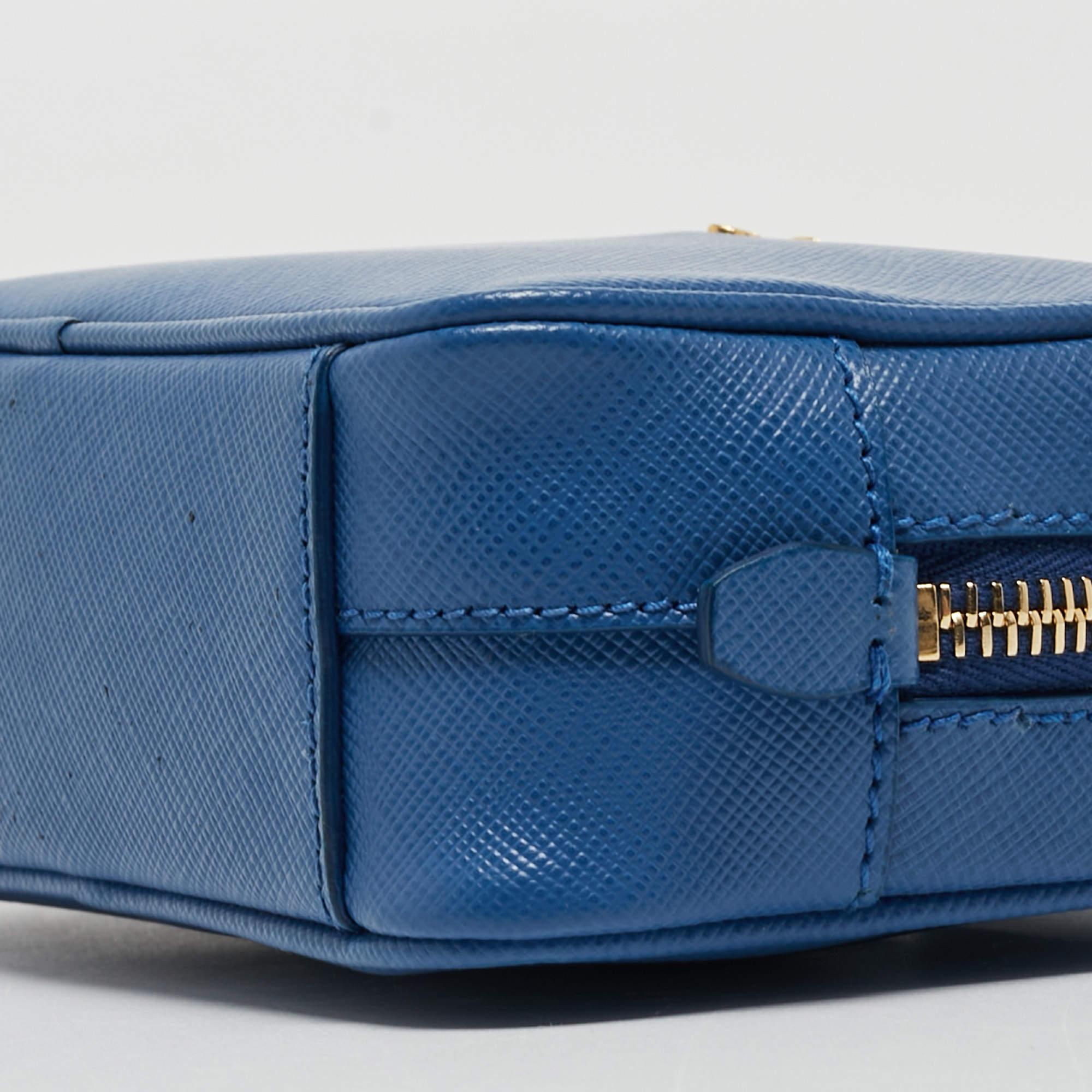 Prada - Mini sac à main en cuir Saffiano Lux à fermeture éclair - Bleu en vente 4