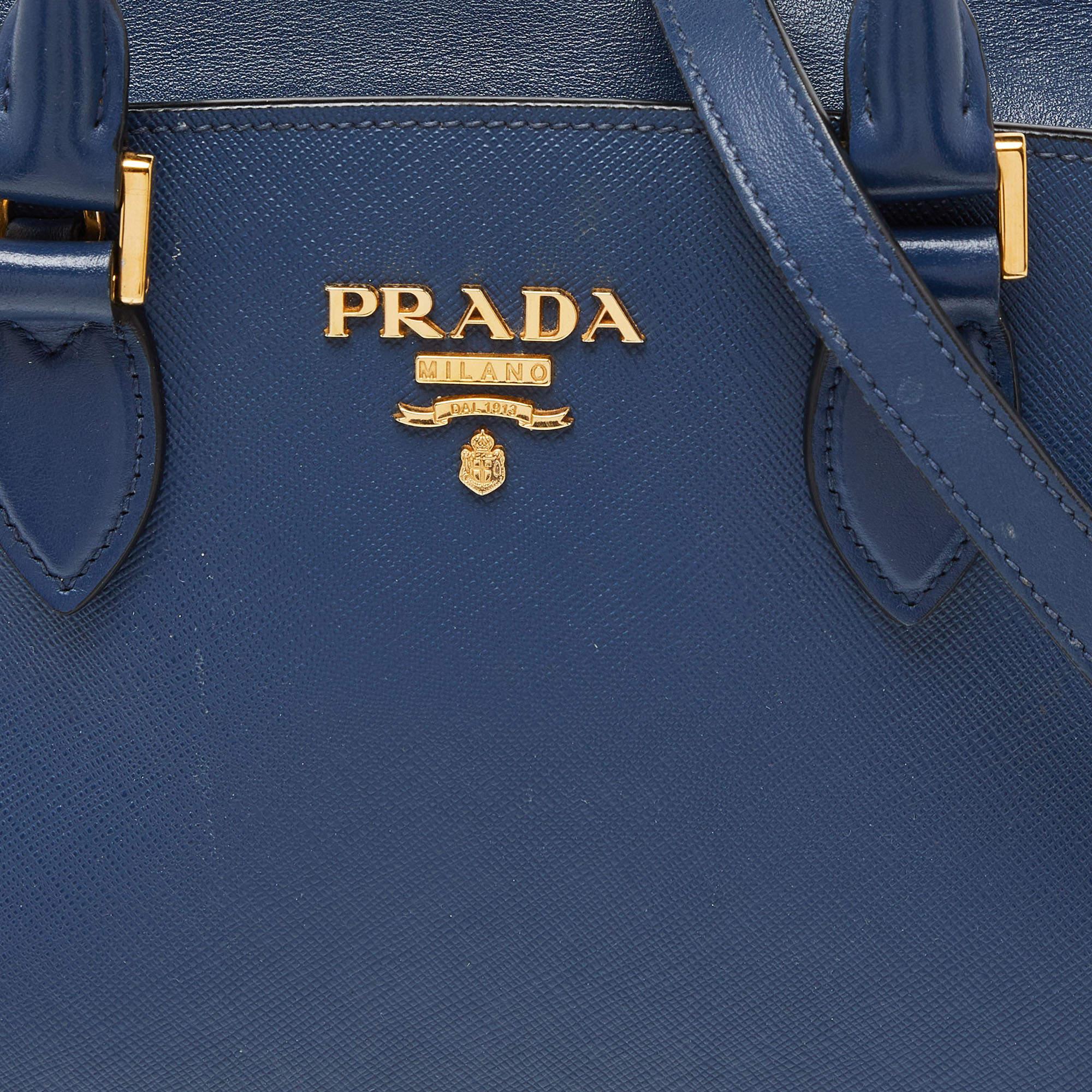 Prada Blue Saffiano/Soft Leather Double Handle Tote In Good Condition For Sale In Dubai, Al Qouz 2