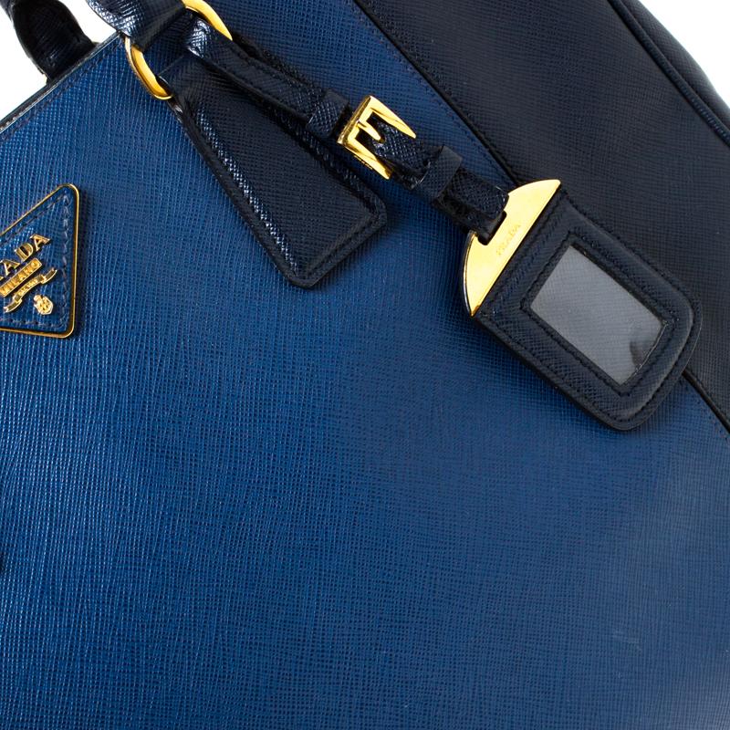 Prada Blue Two-Tone Saffiano Lux Leather Large Double Zip Tote In Fair Condition In Dubai, Al Qouz 2