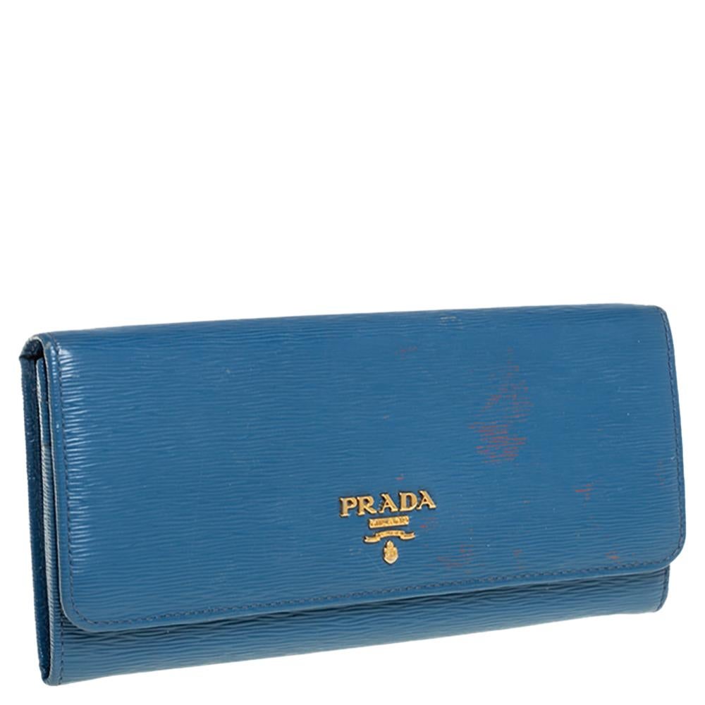 Prada Blue Vitello Move Leather Flap Continental Wallet In Good Condition In Dubai, Al Qouz 2