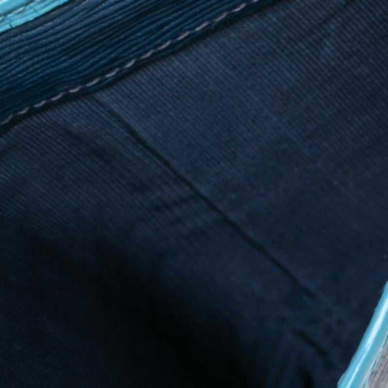 Portafoglio Trifold in pelle blu di Prada 1