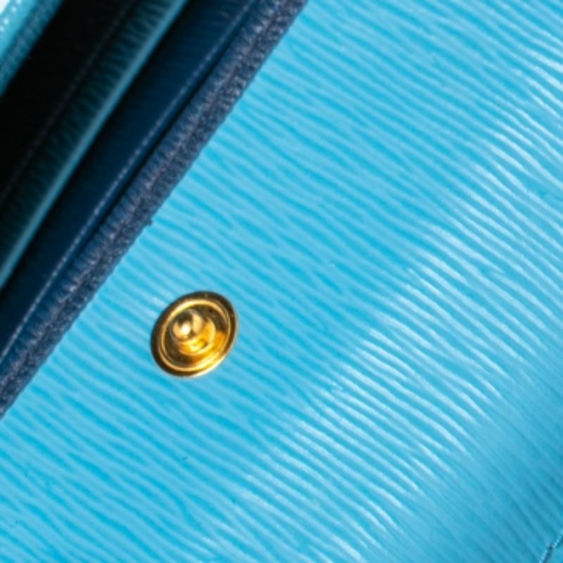 Portafoglio Trifold in pelle blu di Prada 2