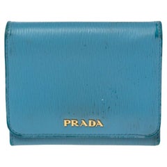Prada Blau Vittello Move Dreifach-Brieftasche aus Leder